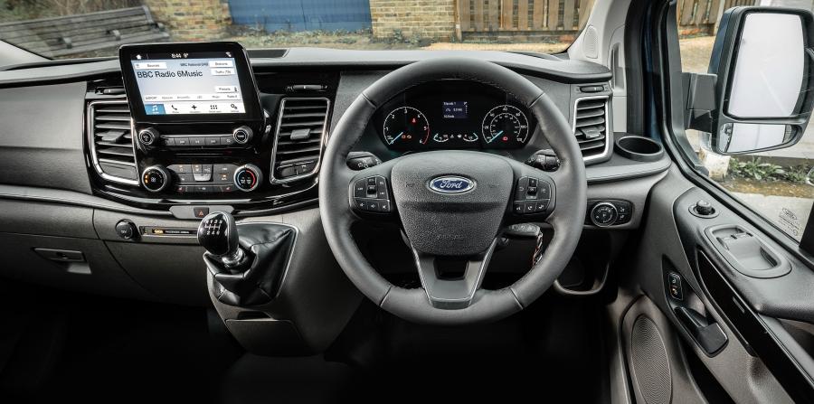 Панель приборов Ford Transit Custom Trend 2017 года  (UK) (фото 2 из 10)